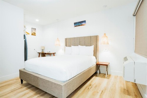 The Belmont Shore Inn - image 37