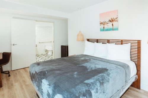 The Belmont Shore Inn - image 38