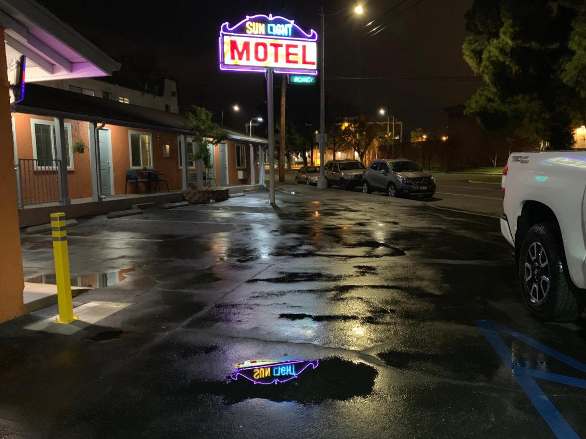 SunLight Motel Long Beach - image 7