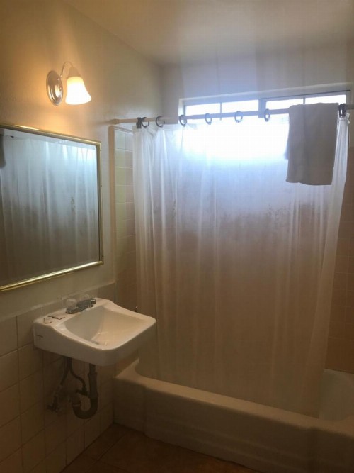All 8 Motel - image 11