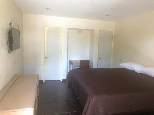 All 8 Motel - image 31