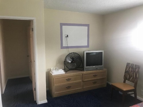 All 8 Motel - image 32