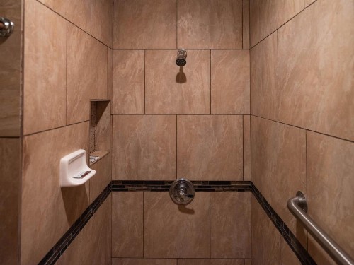 Parkside Inn - image 11