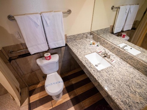 Parkside Inn - image 9