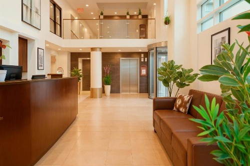 Holiday Inn Long Island City - Manhattan View - image 3