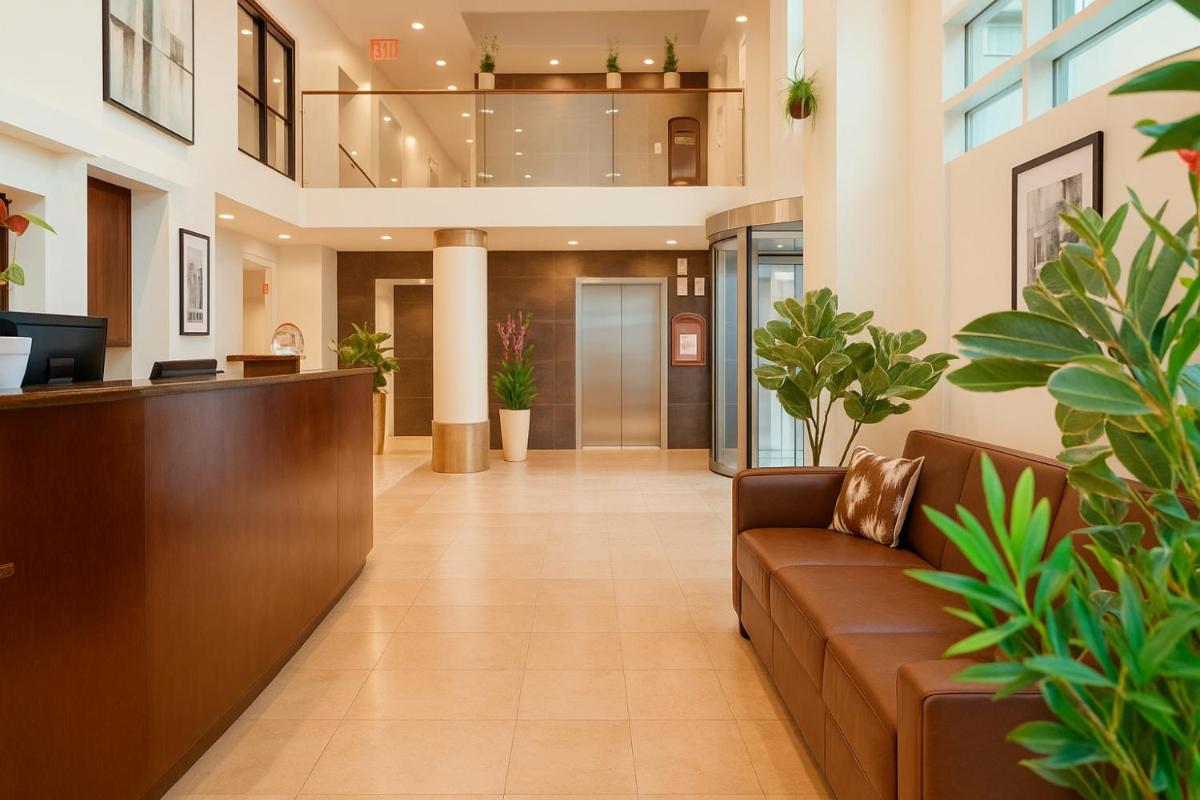 Holiday Inn Long Island City - Manhattan View - image 3