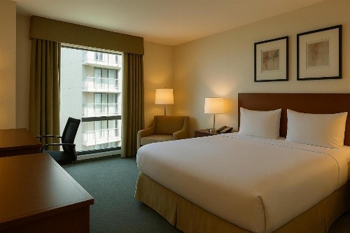 Holiday Inn Long Island City - Manhattan View - image 5