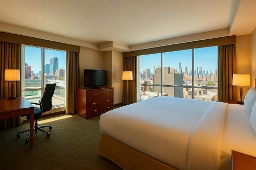Holiday Inn Long Island City - Manhattan View - image 6