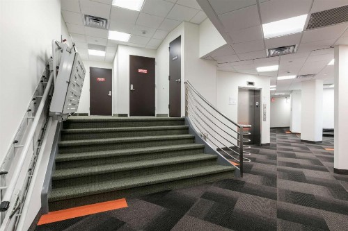 Feather Factory Hotel - image 12