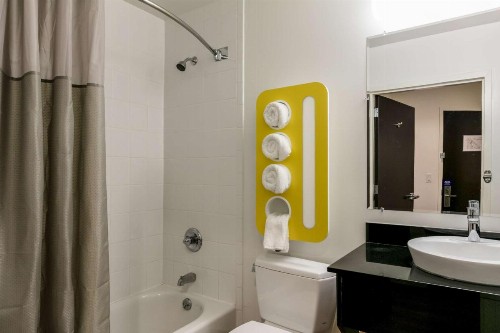 Feather Factory Hotel - image 15