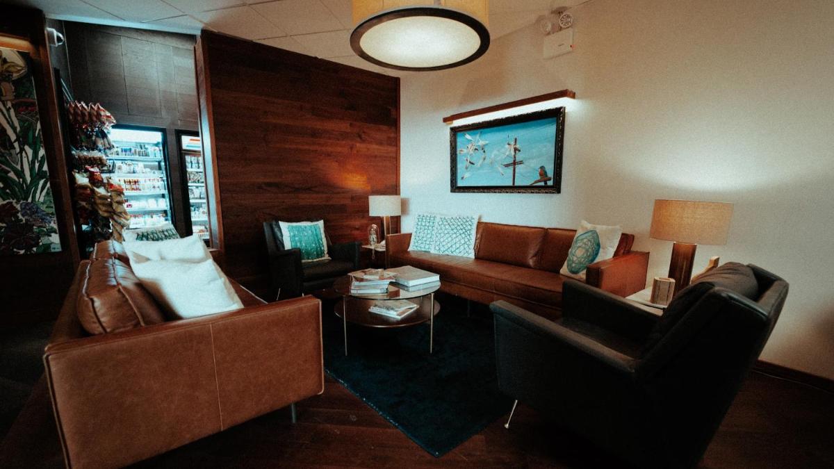 Feather Factory Hotel - image 3