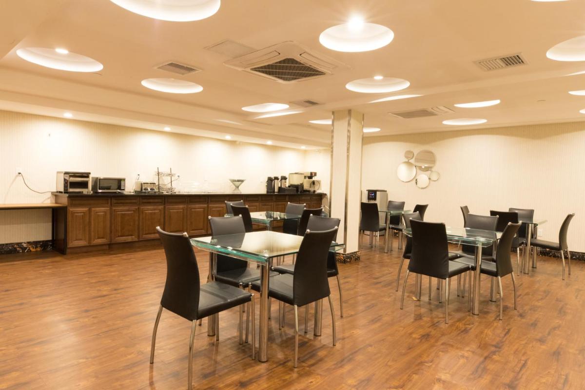 Mayflower Boutique Hotel - image 4