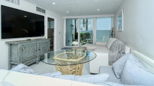 LaPlaya 102E-Tropical garden view near the pool! - image 9