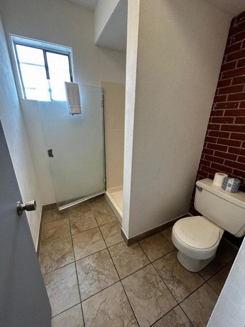 Travelers Inn - image 11