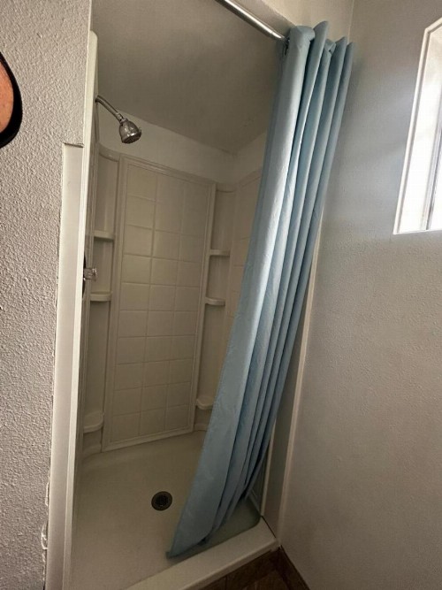 Travelers Inn - image 12
