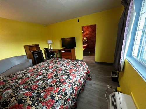 Travelers Inn - image 21