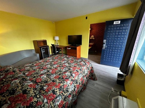 Travelers Inn - image 4