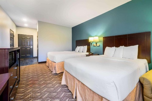 La Quinta Inn & Suites by Wyndham Longview North - image 22