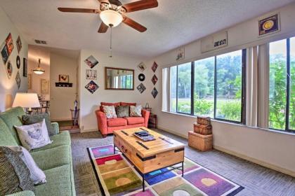 Family Home with Shared Pool Less Than 7 Mi to Wekiva Island - image 7