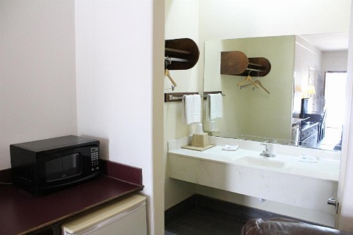Texas Inn Downtown McAllen - image 24