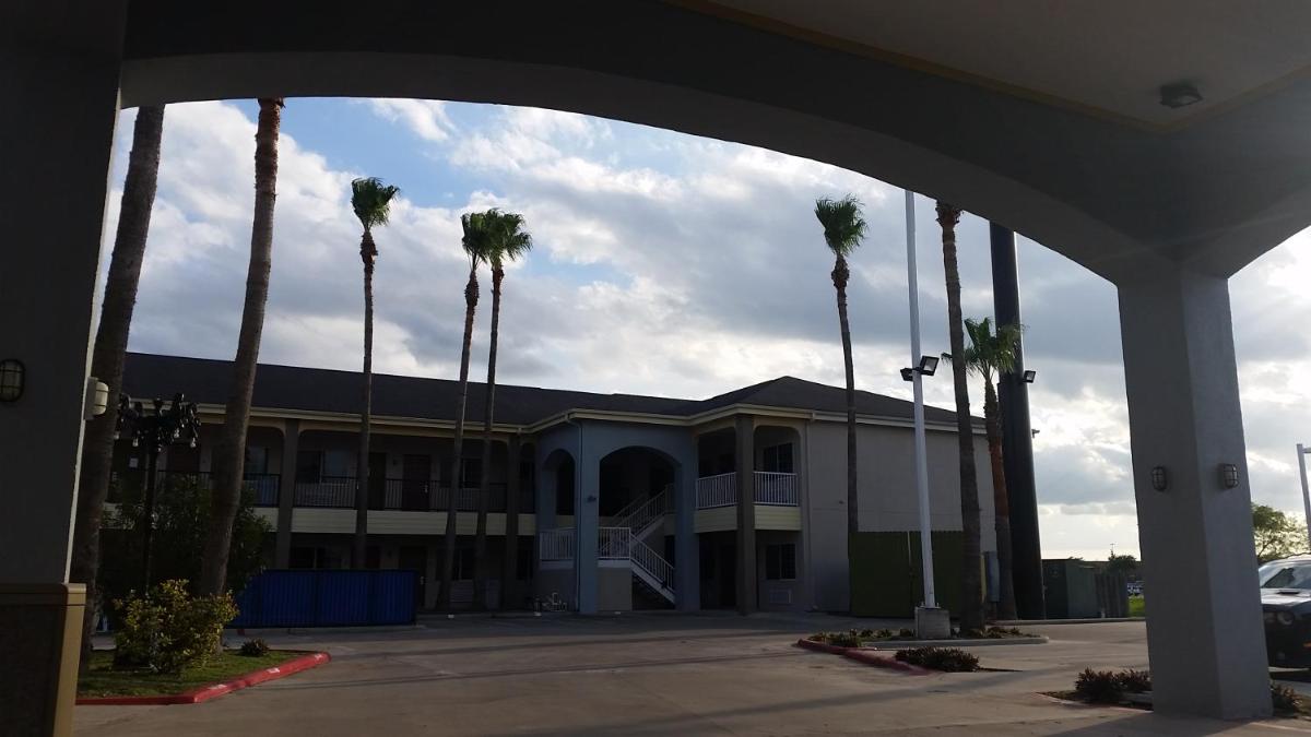 Texas Inn Downtown McAllen - image 4
