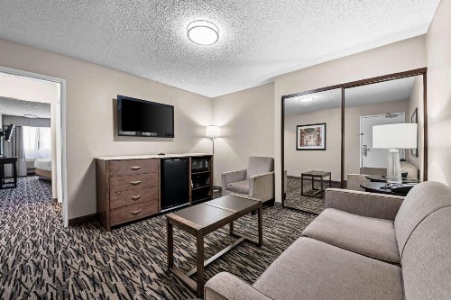 Best Western Los Alamitos Inn & Suites - image 10
