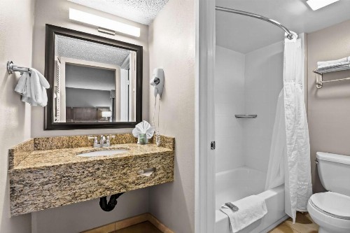 Best Western Los Alamitos Inn & Suites - image 12