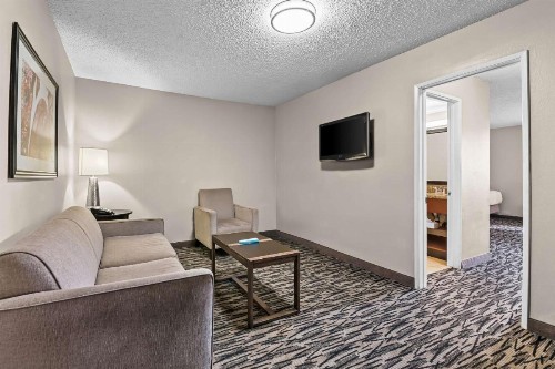 Best Western Los Alamitos Inn & Suites - image 19