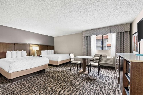 Best Western Los Alamitos Inn & Suites - image 24