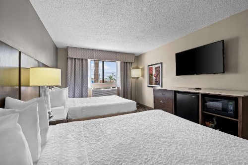 Best Western Los Alamitos Inn & Suites - image 28