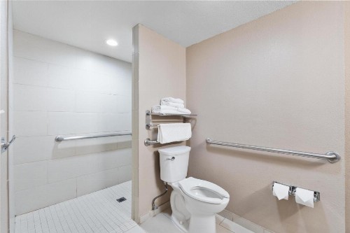 Best Western Los Alamitos Inn & Suites - image 32