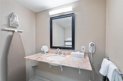 Best Western Los Alamitos Inn & Suites - image 43