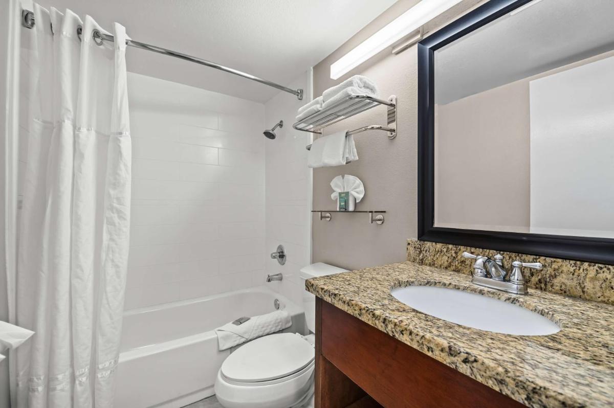 Best Western Los Alamitos Inn & Suites - image 6