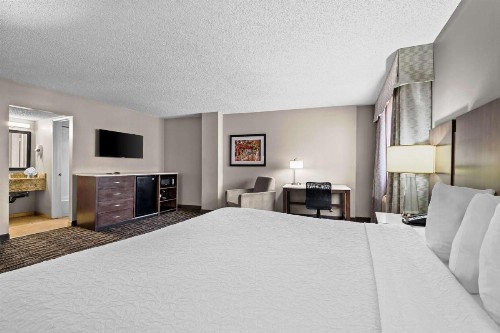 Best Western Los Alamitos Inn & Suites - image 7