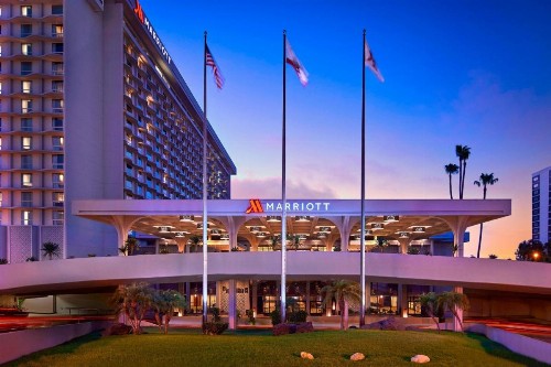 Los Angeles Airport Marriott - image 11