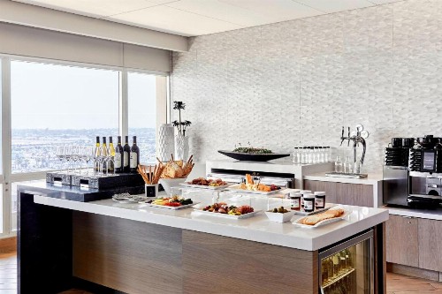 Los Angeles Airport Marriott - image 21