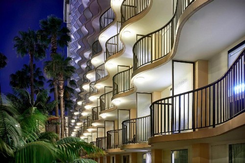 Los Angeles Airport Marriott - image 36