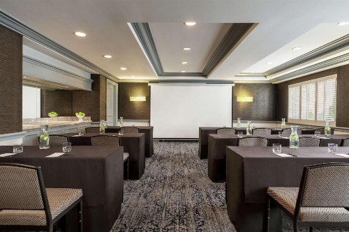 Hilton Checkers Los Angeles - image 23