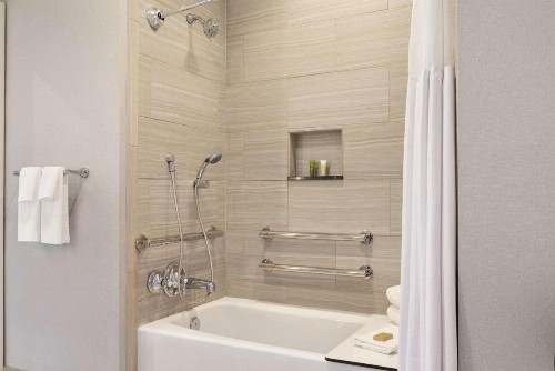 Hilton Checkers Los Angeles - image 37
