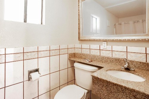 Economy Inn Hollywood - image 10