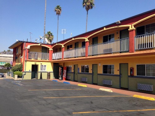 Economy Inn Hollywood - image 23