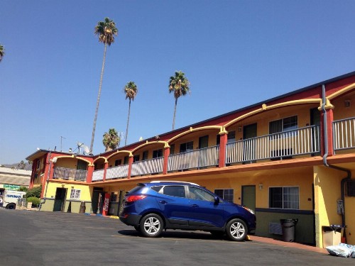 Economy Inn Hollywood - image 27