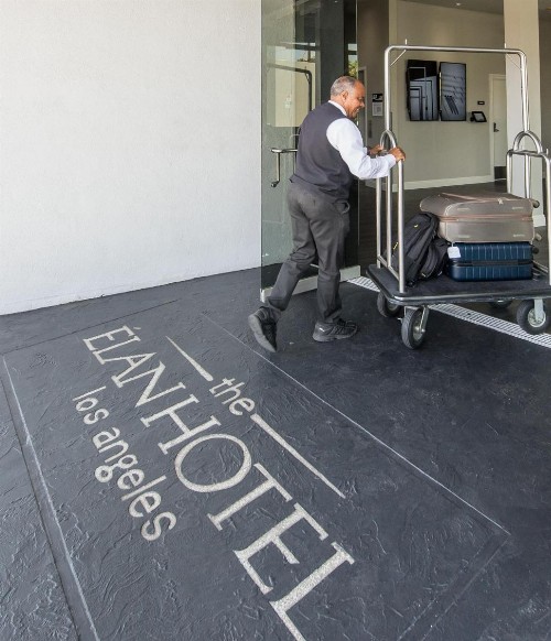 Elan Hotel - image 2