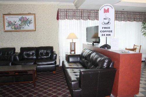 Metro Plaza Hotel - image 28