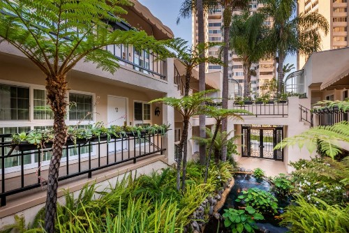 Beverly Hills Plaza Hotel & Spa - image 42