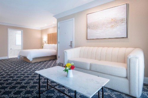Beverly Hills Plaza Hotel & Spa - image 43