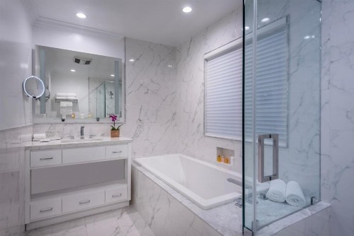 Beverly Hills Plaza Hotel & Spa - image 45