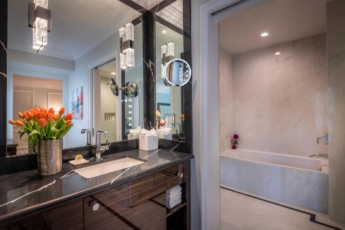 Beverly Hills Plaza Hotel & Spa - image 9