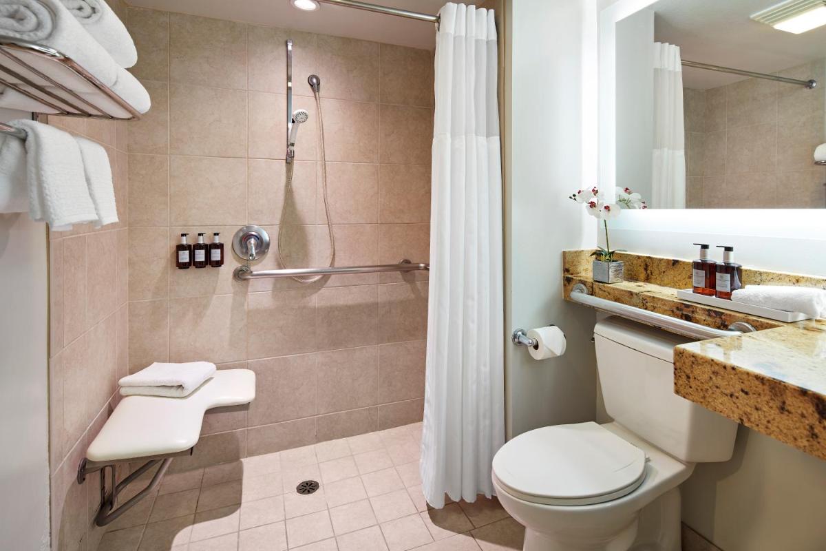 Carlyle Inn - image 2