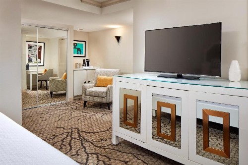 Carlyle Inn - image 30